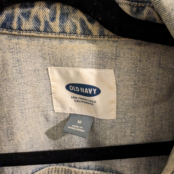 Old Navy light wash distressed jean jacket size M - Picture 2 of 2